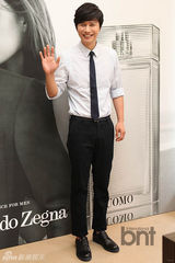 组图：《绅士的品格》金民钟出席香水上市活动