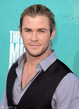 组图：克里斯-海姆斯沃斯帅气马甲亮相