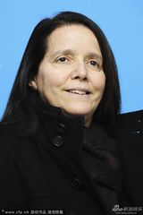 组图：《到达月球》发布 奥托搂导演布鲁诺亮相