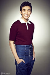 组图：张铎复古写真迷人微笑展现型男本色