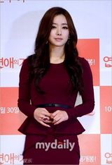 组图：韩秀雅洪秀儿新片《恋爱的技术》首映