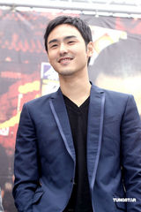 幻灯图：《艋舺》原声庆功会 阮经天赵又廷叫卖