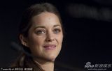 组图：《锈与骨》记者会 玛丽昂-歌迪亚展知性美