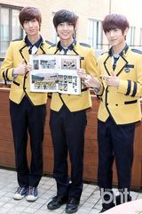 组图：Apink与BOYFRIEND等爱豆艺高毕业