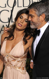 高清组图：乔治-克鲁尼携女友 深情款款甜蜜互望