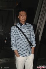 组图：乐易玲开生日派对 TVB花旦小生齐到贺