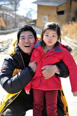 高清：《爸爸2》首曝家族照 尹厚变暖男大哥