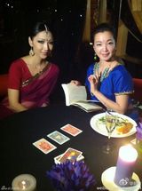 组图：刘嘉玲邀猛男会所印度风情趴