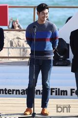 组图：李准河正宇出席釜山电影节舞台问候活动