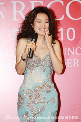 幻灯图集：中国国际时装 巩俐礼服精致亮相高雅