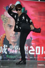 组图：郭富城个唱变型金刚舞台华丽震撼