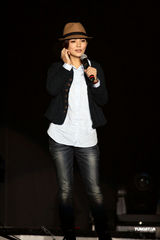 组图：Hebe语出惊人“胸部山” Ella搞笑扮丑相挺