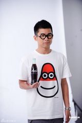 组图：阿Sa(蔡卓妍)陈冠希联合推荐纪念版潮物