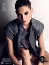 幻灯图集：《暮光之城》女星阿什莉-格林登封面