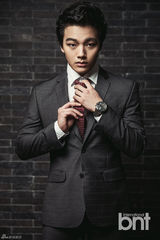 高清：韩星吕珍九时尚大片 游走于少年男人之间