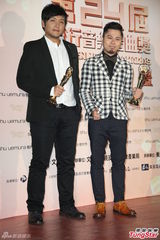 组图：暗黑白领阶级获最佳客语专辑奖 淡定自若