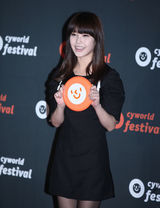 高清图：2PM等出席CYWORLD盛典 活力四射精彩献唱