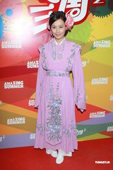 组图：曾志伟蒙嘉慧胡杏儿等录节目卖力演出