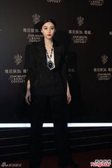 组图：范冰冰期待与陈坤合作 问及新恋情直接开溜