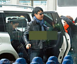 黎明旧金山豪宅迎新年 乐基儿面色红润甜蜜拥抱(图)