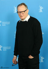 组图：拉斯冯提尔抗议戛纳 拉博夫套纸袋走红毯