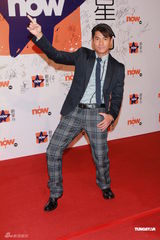 组图：郭富城坐名车出席活动 谢婷婷薛凯琪同场