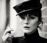 组图：《唐顿庄园》女星米歇尔复古大片曝光