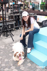 幻灯组图：琦琦买钻石送妈咪 对“老公死讯”不满