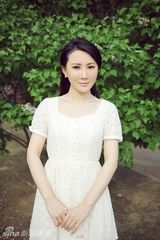 组图：石天琦缤纷夏日写真尽显清新甜美