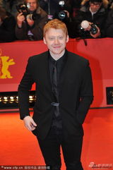 组图：《查理必死》导演弗莱德里克激吻拉博夫