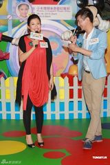 组图：前港姐周家蔚大肚亮相 望明年追生女儿