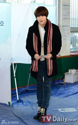 组图：众韩星积极参与总统票选 晒个性认证照