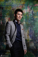 组图：严宽杂志封面古典贵族气十足