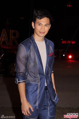 组图：TVB新春庆典录影 黎耀祥携港姐变魔术