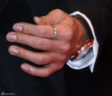 伊能静秦昊柏林挽手走红毯 戴情侣对戒动作亲昵