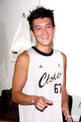 高清：陈冠希澄清分手传闻 新专辑将有新歌送女友