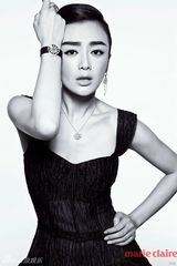 高清图：秦岚《嘉人》干练柔情双封面