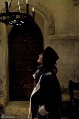 组图：周迅黑色皮衣套装爱丁堡看秀