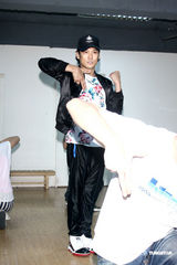 组图：杜德伟演唱会彩排歌舞 欲与张震岳互比脱掉