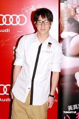 幻灯图：《分手说爱你》香港首映 房祖名薛凯琪同台