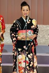 组图：日本小姐冠军泳装照 21岁学生力压群芳