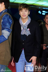 组图：FTIsland朴信惠CNBLUE等捧场李洪基新片