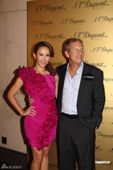 组图：李玟与未婚夫携手亮相 出席活动秀恩爱