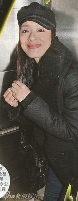 组图：杨怡被曝频整容拉近姐弟恋 丰唇变美