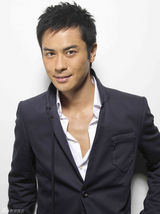 组图：郑嘉颖时尚写真 八阿哥现代装电力十足