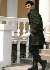 高清：严宽新造型宜古宜今 浪子燕青变侦探