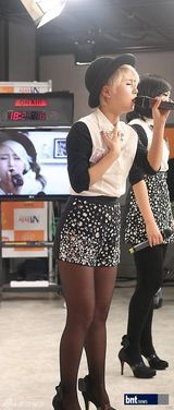 组图：韩团E2RE任《李智慧的Secret》节目嘉宾