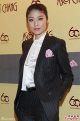 组图：陈慧琳享受拍戏 儿子虾饺仔被老师赞乖