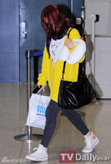 组图：少女时代Kara与IU等结束泰国公演飞抵韩国