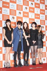 高清组图：f(x)SHINee等闪耀首尔歌谣大奖红毯